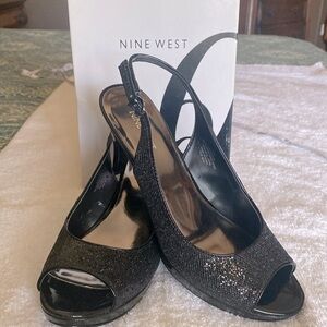 Nine West Women’s Peep Toe Heels  Size 9M Black Glitter